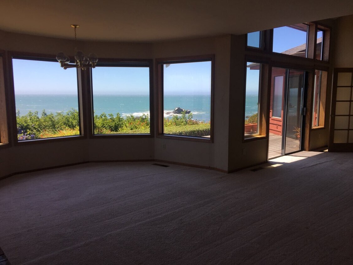 Foto principal - 15364 Oceanview Dr