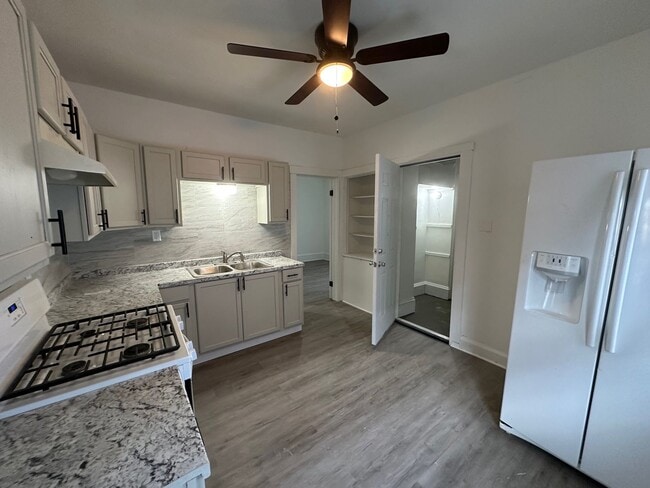 Building Photo - 3282-3284-3284 N 30th St