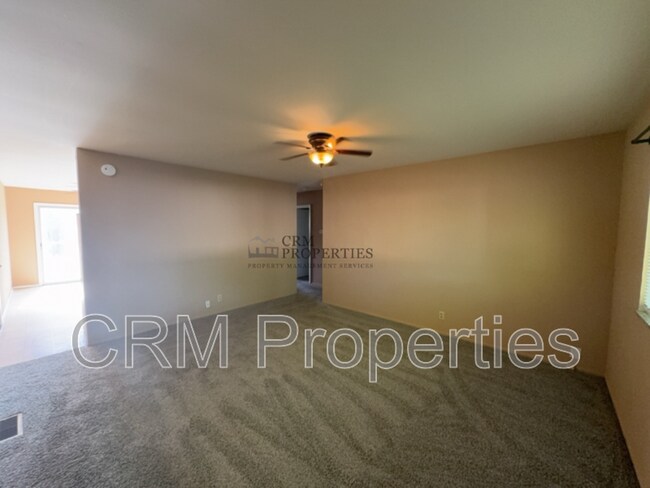 Building Photo - 2400 Balmoral Blvd
