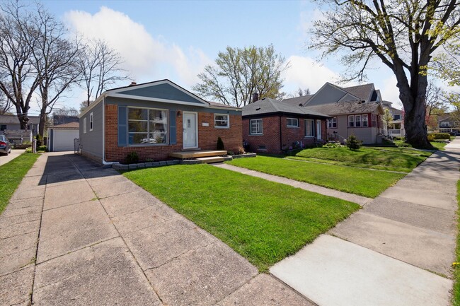 Building Photo - 414 Fairgrove Ave