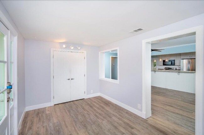 Foto del edificio - DAVIS SHORES RENTAL AVAILABLE!