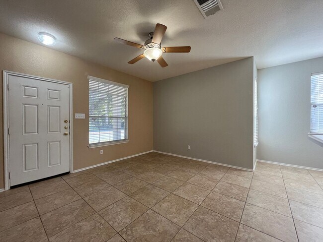Foto del edificio - Great 3/2.5 Townhouse in Great Location