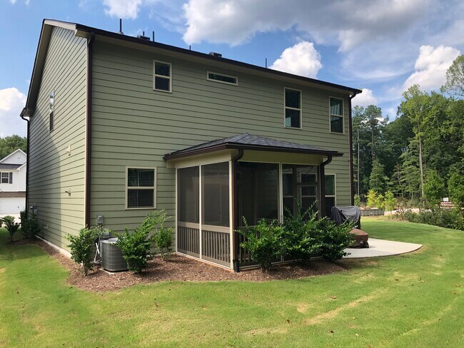 Building Photo - 328 Putney Dr