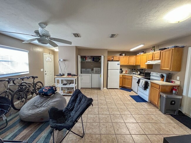 Photo - 1014 SW 1st Ave Apartment