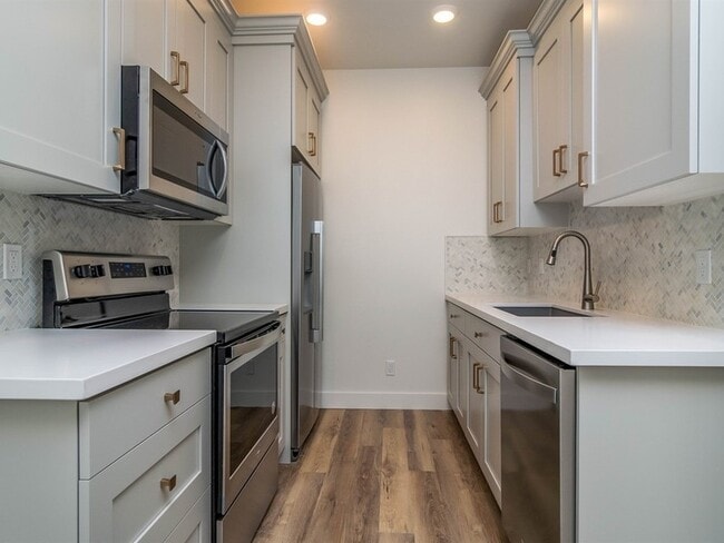 Building Photo - 150 S 800 E