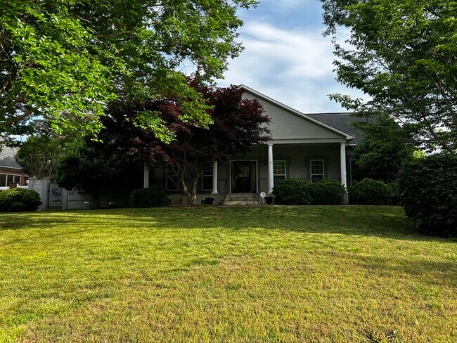 Building Photo - 212 Watersedge Dr
