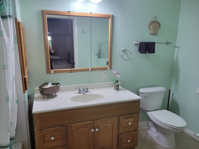 Foto del edificio - 8900 Lake Buffum Rd N