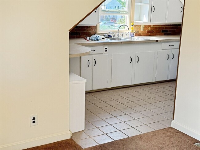 Foto del edificio - 16 Dewey Rd