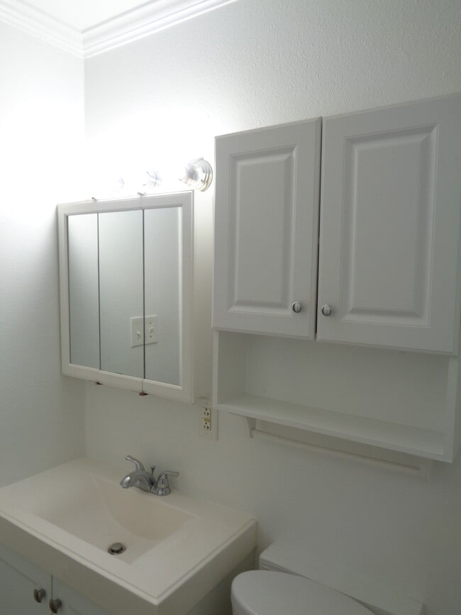 Building Photo - 709 Jennifer Jean Dr