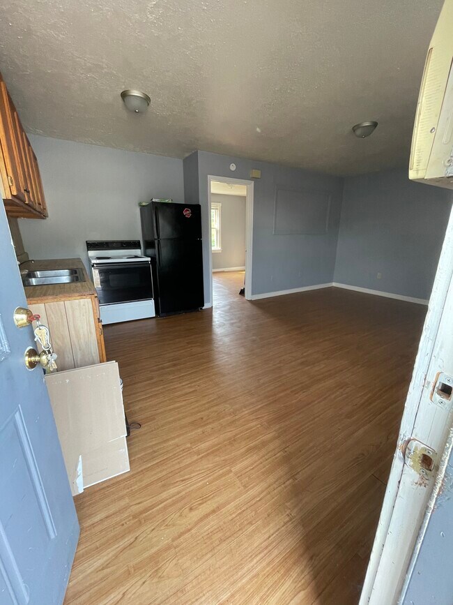 Building Photo - 41 Meadowgreen Dr