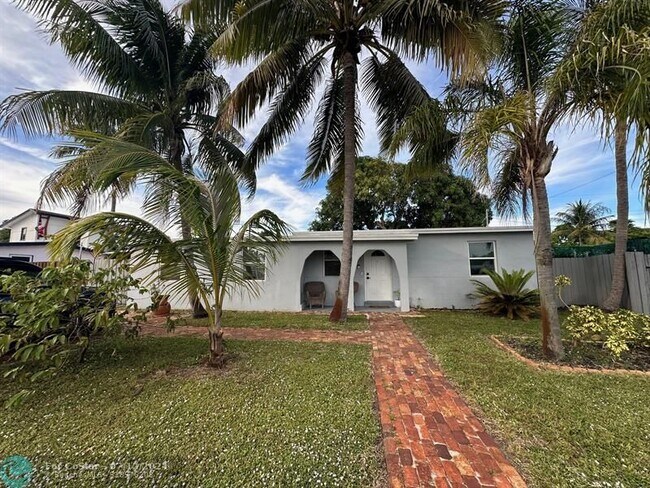 Building Photo - 1839 NE 49th Ct