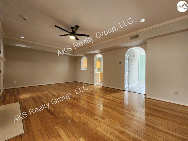 Foto del edificio - 617 Parkside Cir