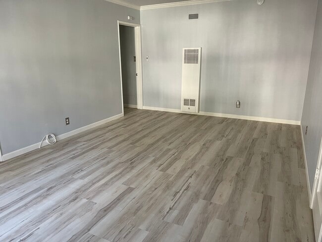 Building Photo - 4449 Kensington Rd