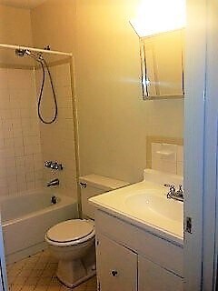 Foto del edificio - 8606 Standing Oak Dr