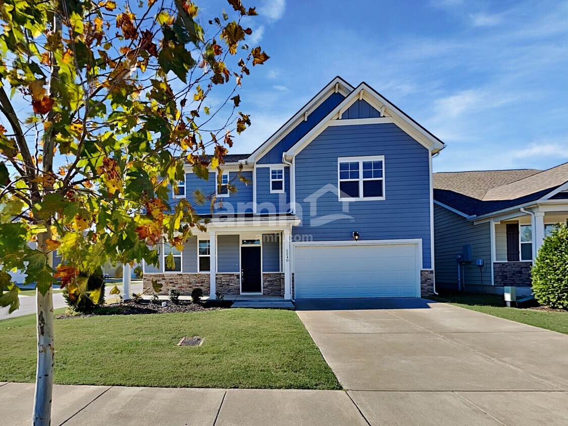 Foto principal - 5240 Maxwell Rd