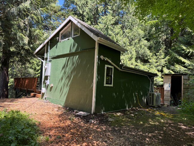 Foto del edificio - 4203 Thunder Ln