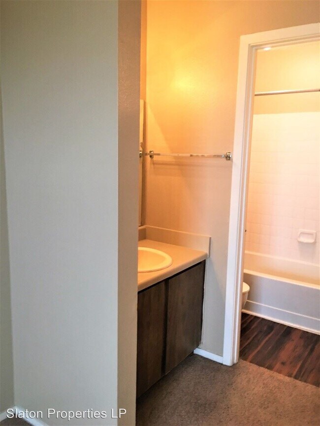 Building Photo - 2 br, 2 bath Apartment - 1355 Woodrow Road