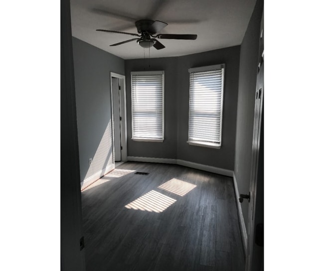 Building Photo - 5324 Ready Ave