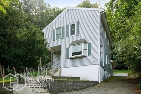 Primary Photo - 230 W Blackwell St