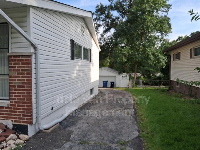 Foto del edificio - 524 Acorn Dr