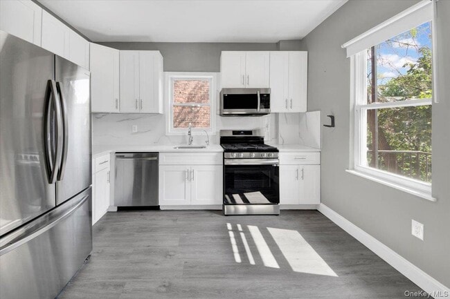 Foto del edificio - 310 W 238th St