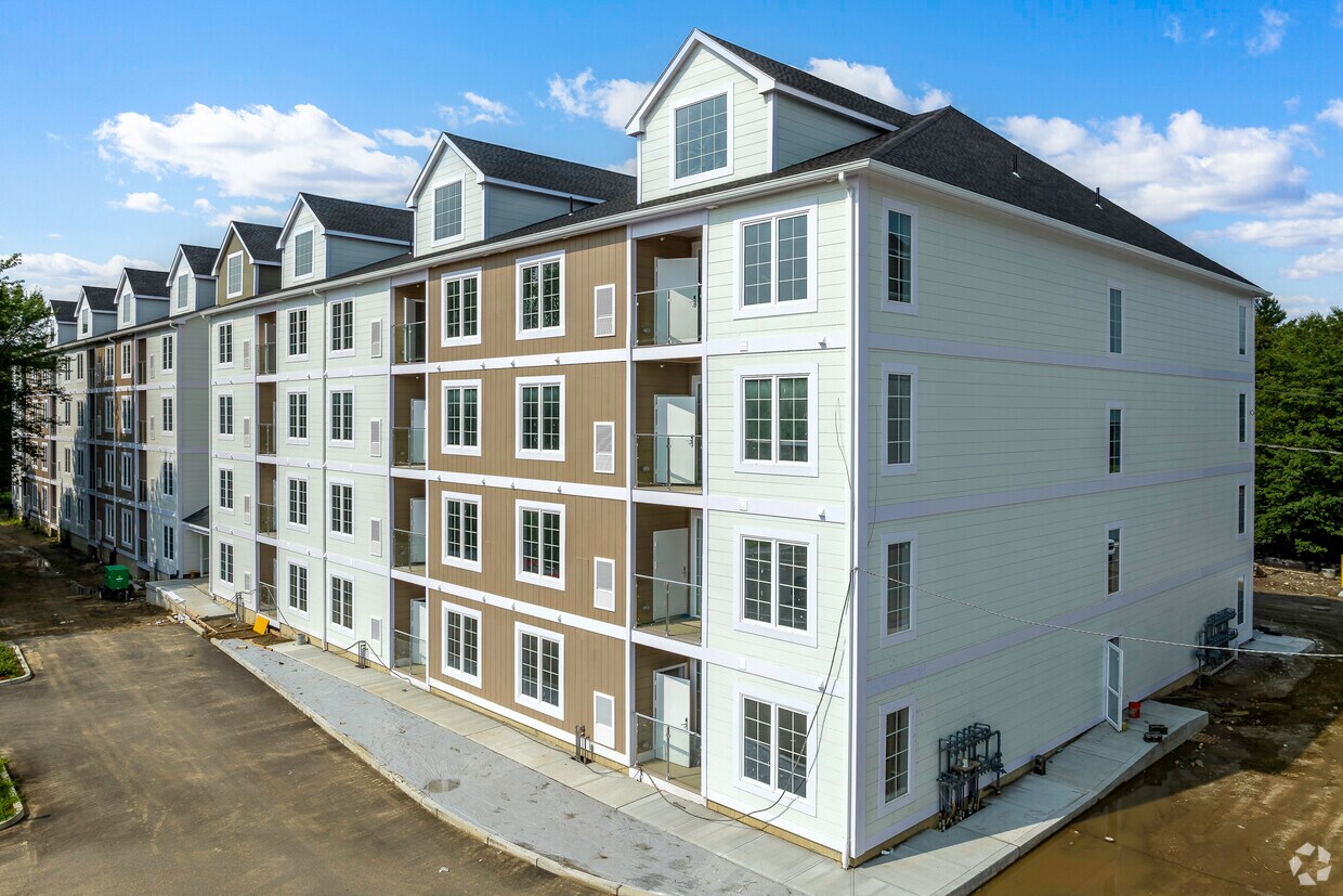 Taj Estates of Franklin 330 E Central St Franklin, MA Apartments