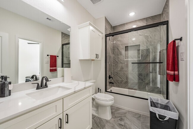 Foto del edificio - 8328 Corinth St