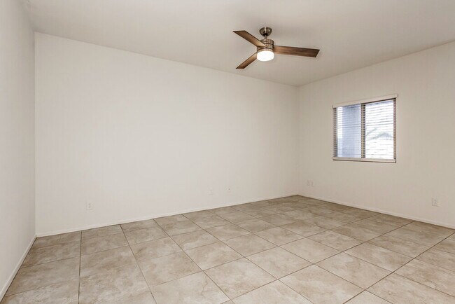 Building Photo - 4086 W Winston Dr