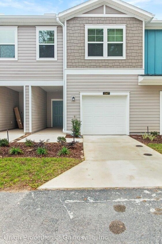 3 br, 2.5 bath House 12657 NW 7th Place House Rental in Newberry