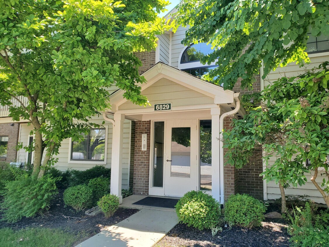 Foto principal - 6829 Meadow Creek Dr