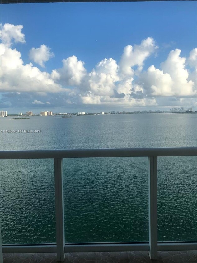 Foto del edificio - 1625 Kennedy Cswy