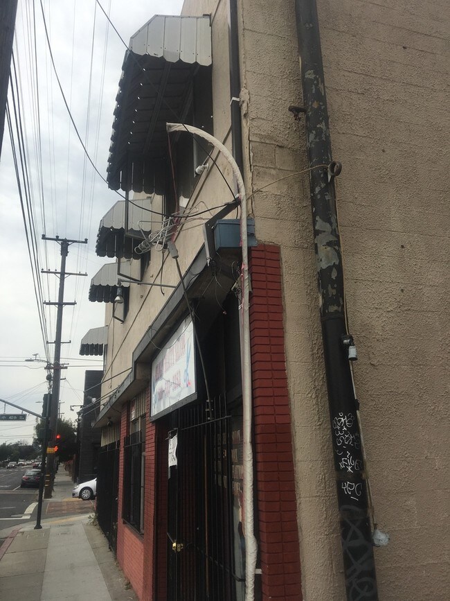 Building Photo - 4000-4006 Foothill Blvd