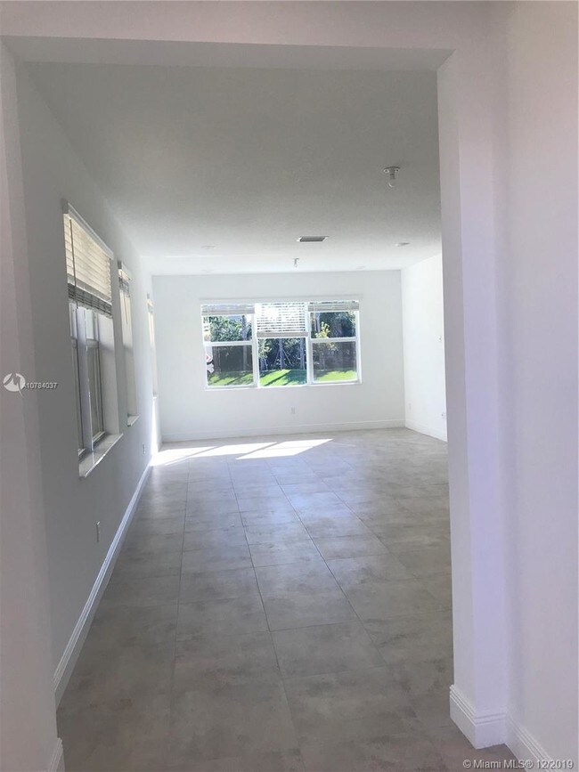 Foto del edificio - 4036 Veleiros Blvd