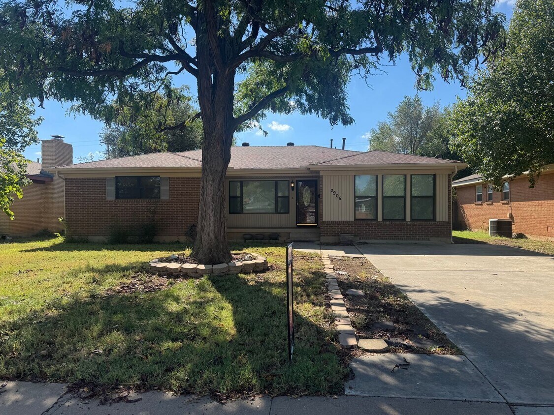 Foto principal - Adorable 4bedrooms 2bathrooms 2car garage ...