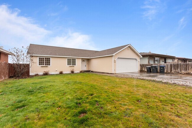 Building Photo - 3 Bed, 2 bath Home for Rent!