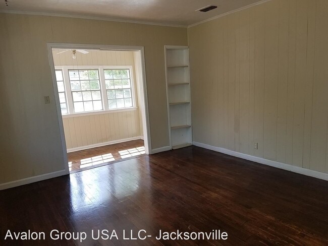 Building Photo - 3 br, 2 bath House - 1141 Kenmore street