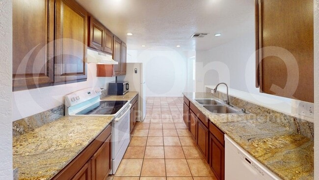 Building Photo - 10213 E Sky Castle Way