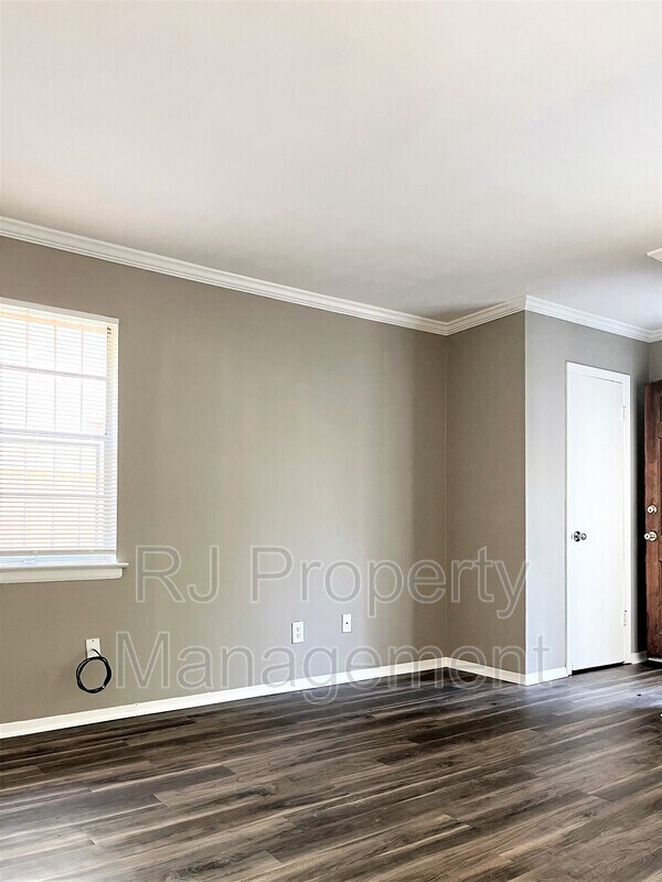 Foto del edificio - 2093 Jefferson Ave