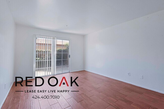 Foto del edificio - ~1 Month FREE~ Incredible One Bedroom with...
