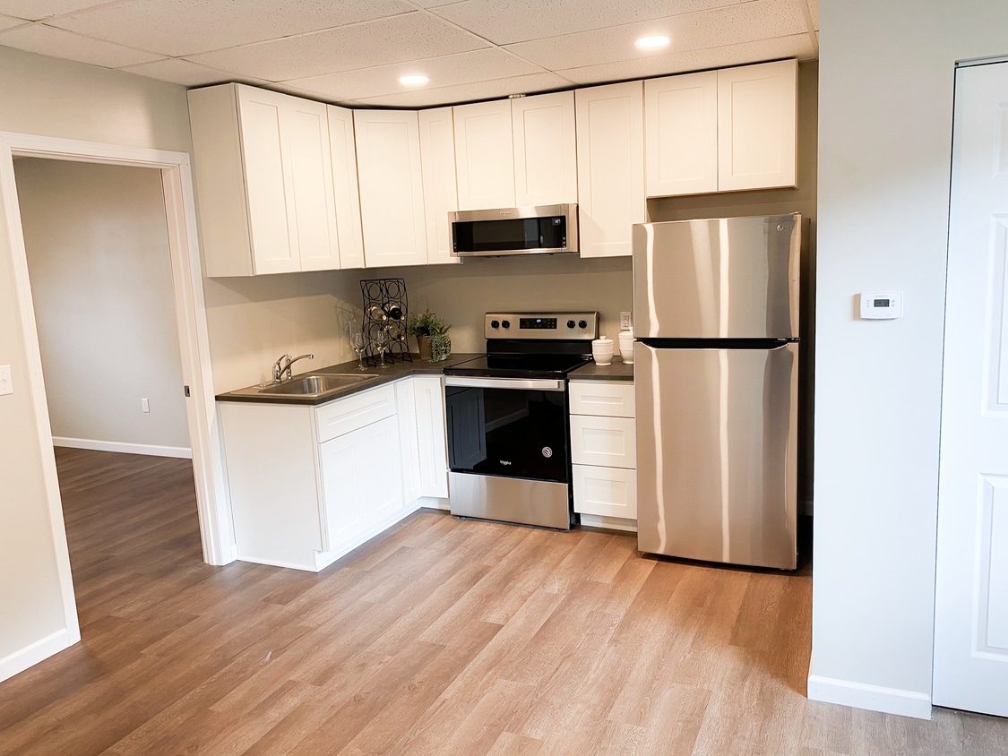 Kitchen - 539 E Main St