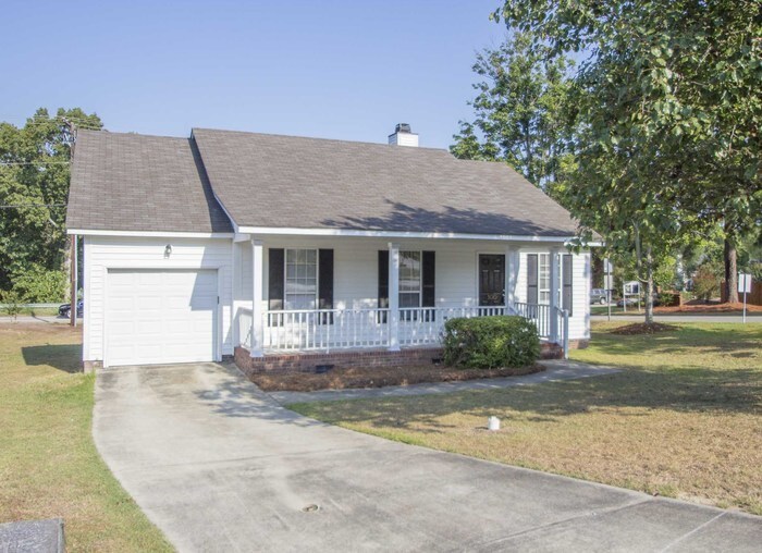 Primary Photo - 100 N Trace Ln