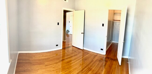 Foto del edificio - 4355 S Sawyer Ave