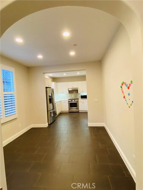 Building Photo - 85 Canyoncrest