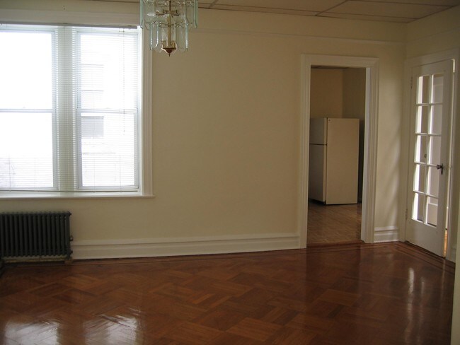 Building Photo - 22 Parrott Pl