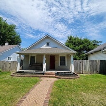 Building Photo - 1732 E Kelly St