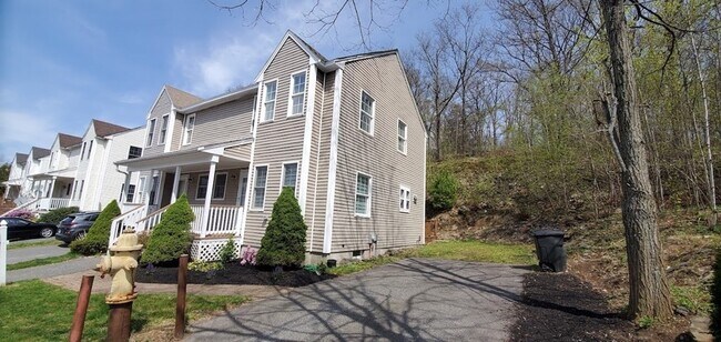 Building Photo - 9 Wigwam Hill Dr