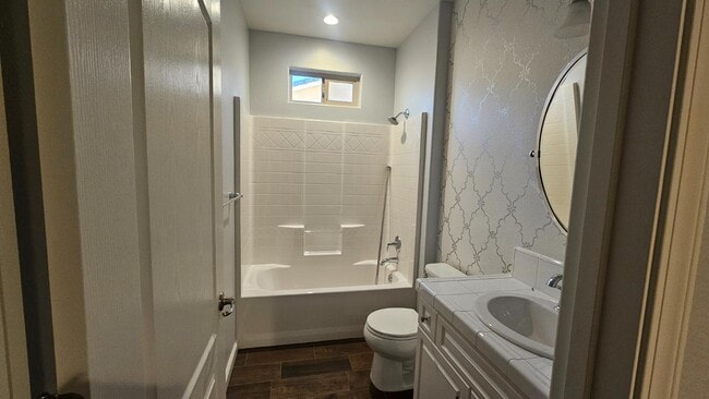 Building Photo - 3351 Cordova Ave