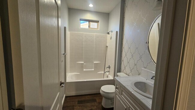 Foto del edificio - 3351 Cordova Ave