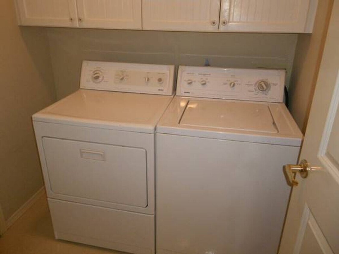 Foto del edificio - 923 Aaron Dr