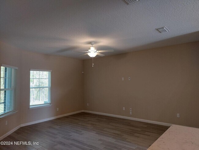 Building Photo - 12866 Josslyn Ln